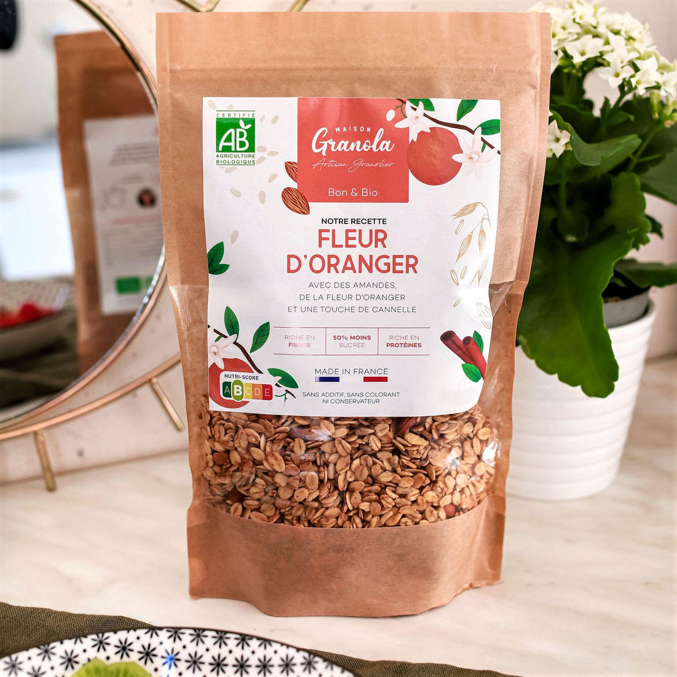 Sachet de granola fleur d'oranger avec des amandes, de la fleur d'oranger et une touche de cannelle 